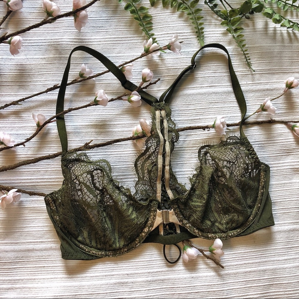 Victoria’s Secret Unlined Uplift Bra